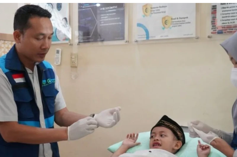 Khitanan Massal Gratis oleh PLN Baturaja untuk Keluarga Prasejahtera
